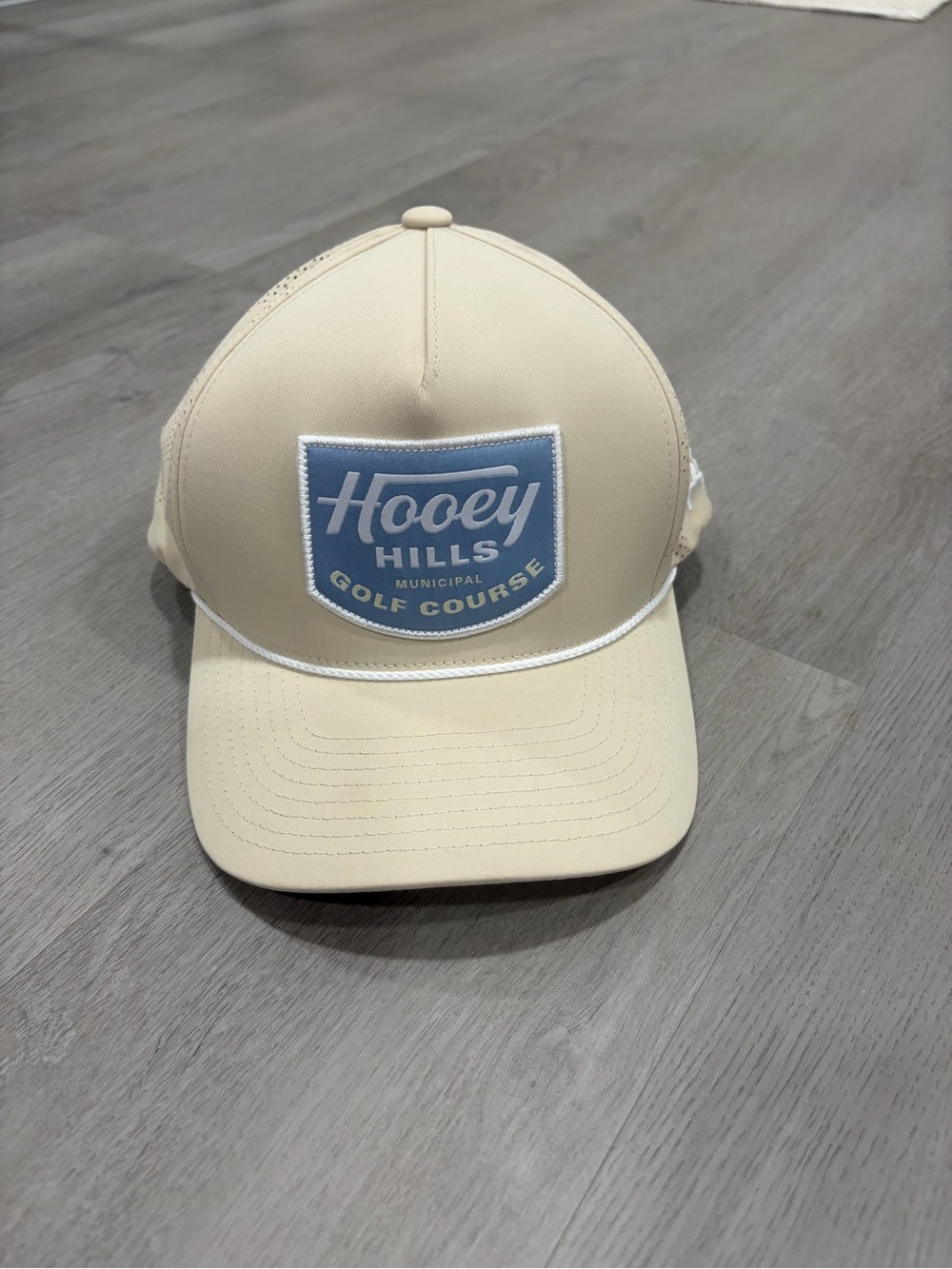 Cap on floor